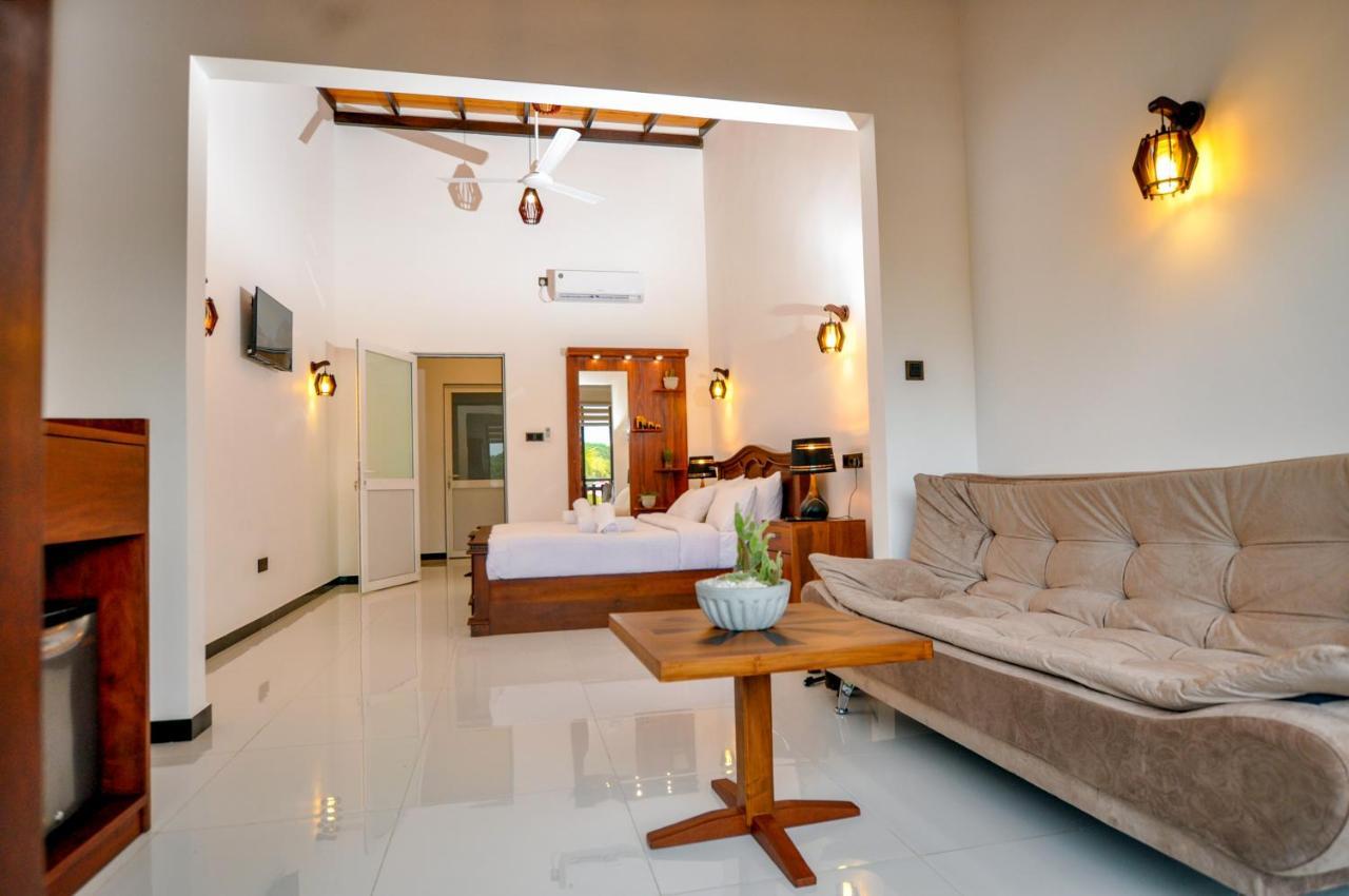 Sachinro Hotel Мириса Екстериор снимка