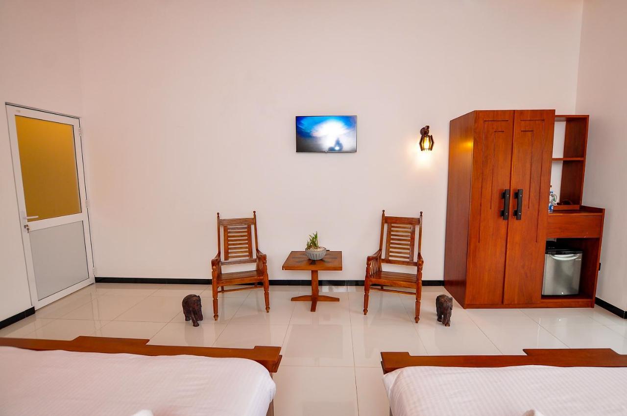Sachinro Hotel Мириса Екстериор снимка