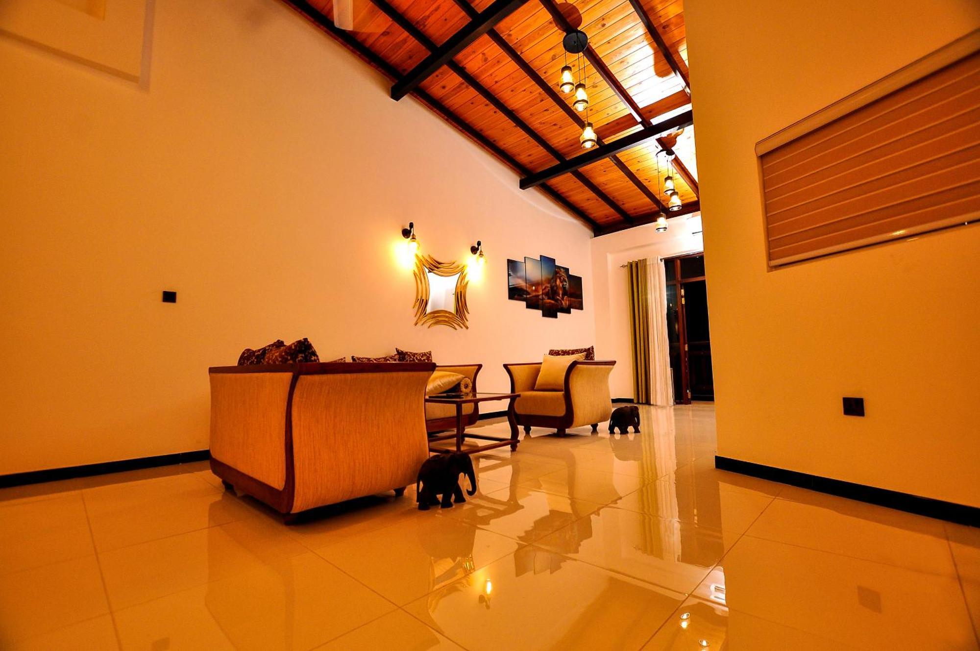 Sachinro Hotel Мириса Екстериор снимка
