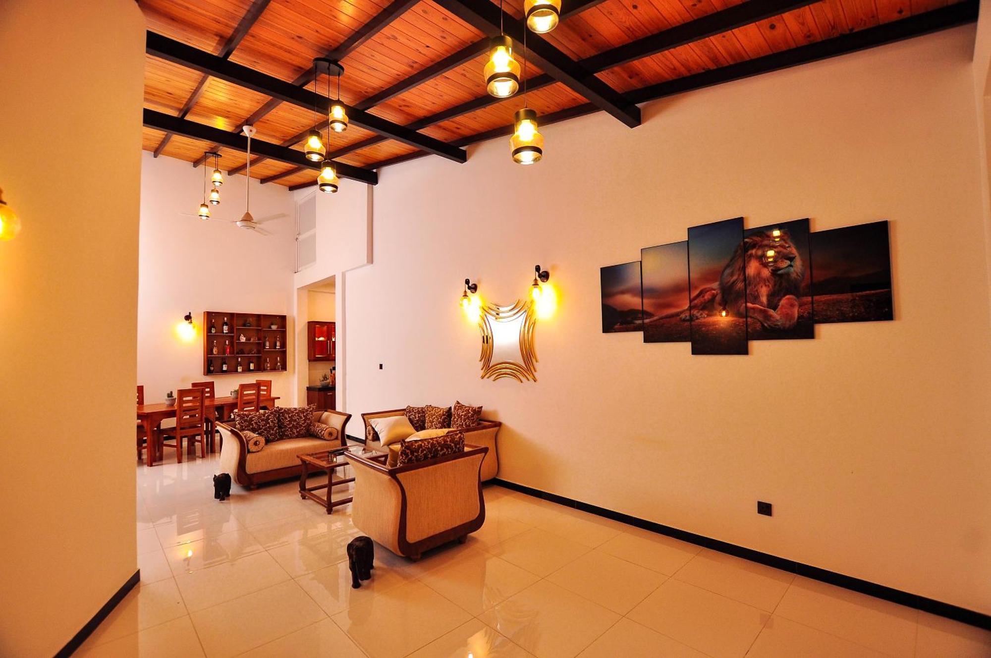 Sachinro Hotel Мириса Екстериор снимка