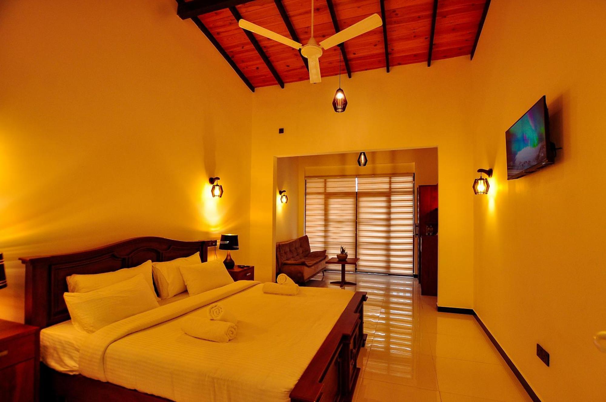 Sachinro Hotel Мириса Екстериор снимка
