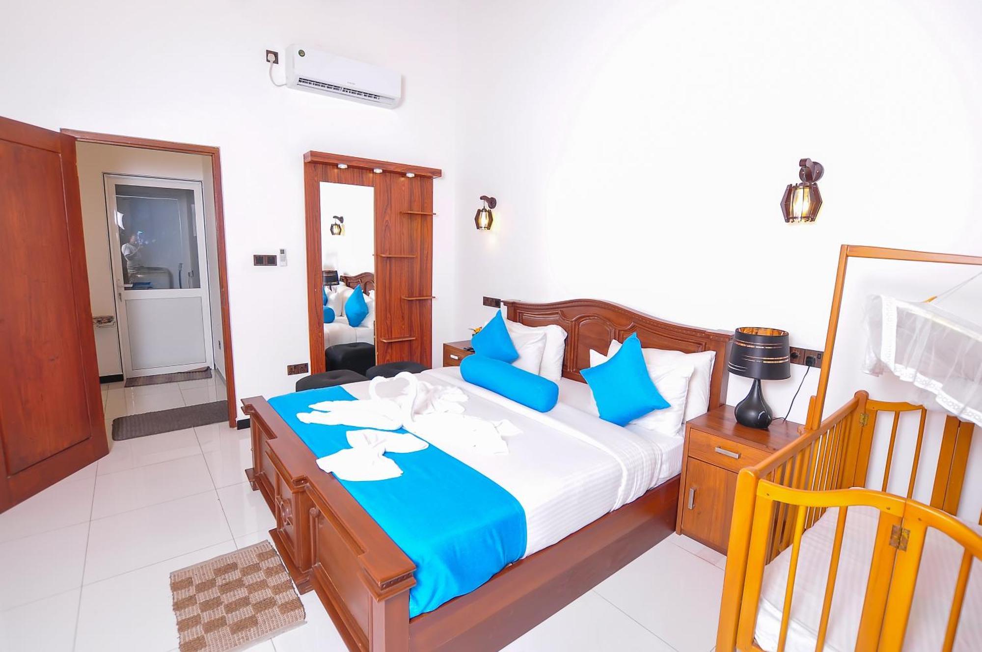 Sachinro Hotel Мириса Екстериор снимка